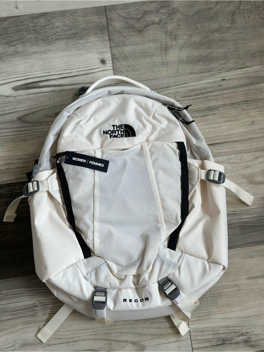The North Face Women's Recon 30L Everyday Laptop Backpack Gardenia White